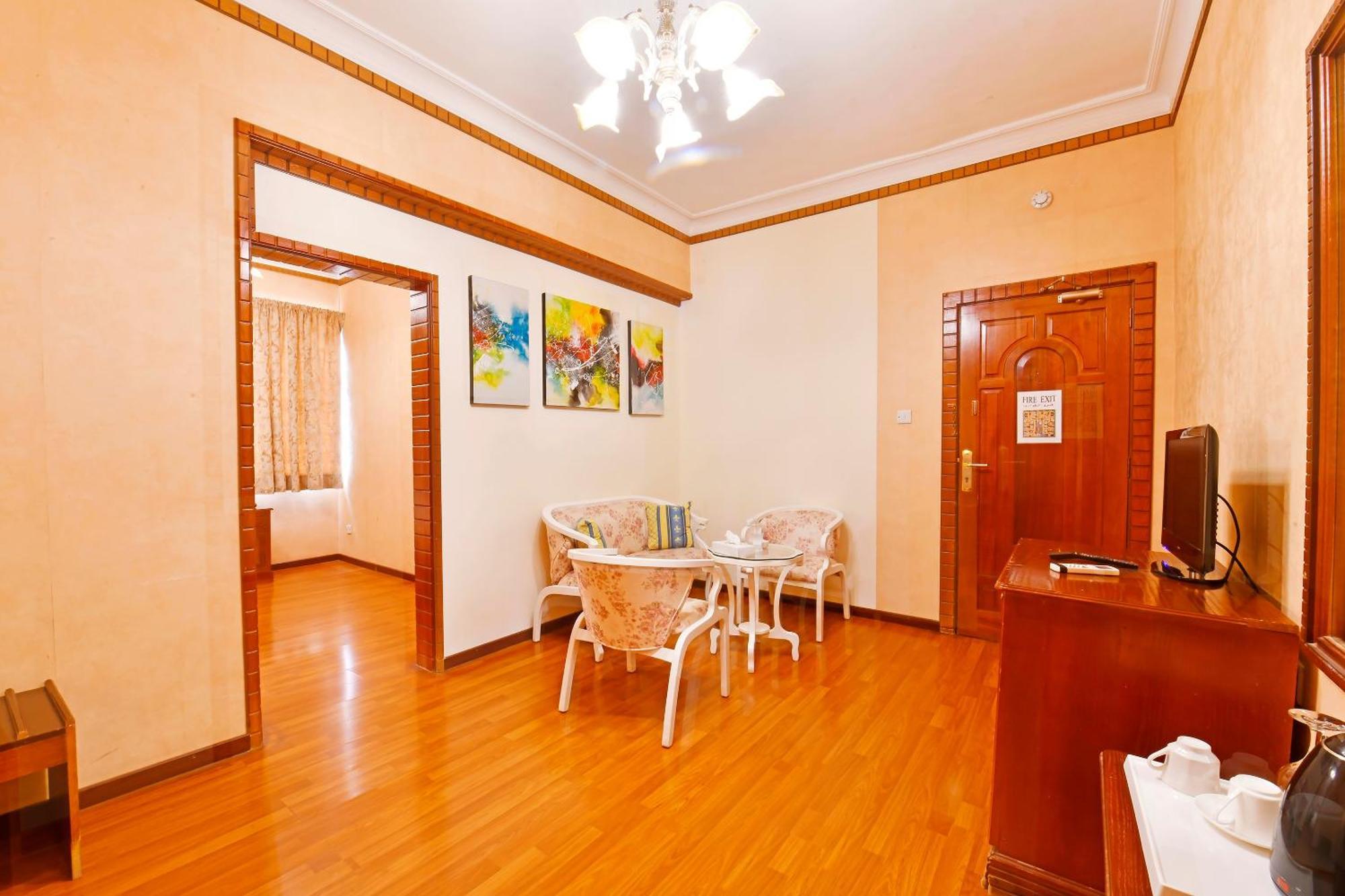 Capital O 125 Moon Plaza Hotel Manamah Buitenkant foto