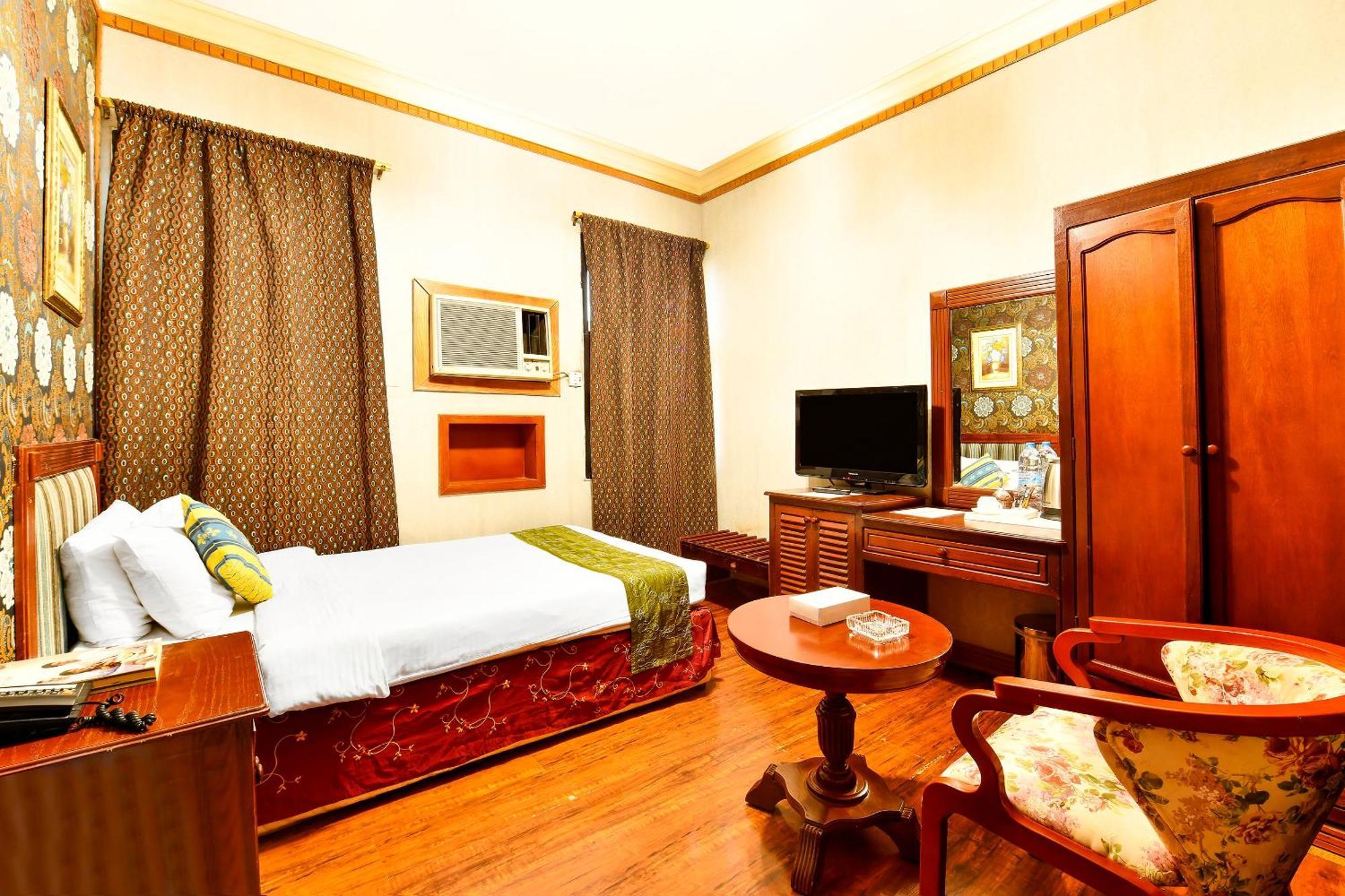 Capital O 125 Moon Plaza Hotel Manamah Buitenkant foto